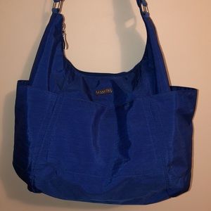 Baggallini large purse. Perfect for travel. NWOT
